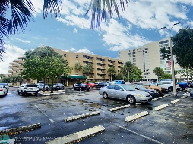 $2,400 | 1421 South Ocean Boulevard, Unit 508 | Beach