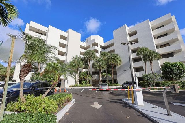 $849,000 | 4201 North Ocean Drive, Unit 304 | North Beach