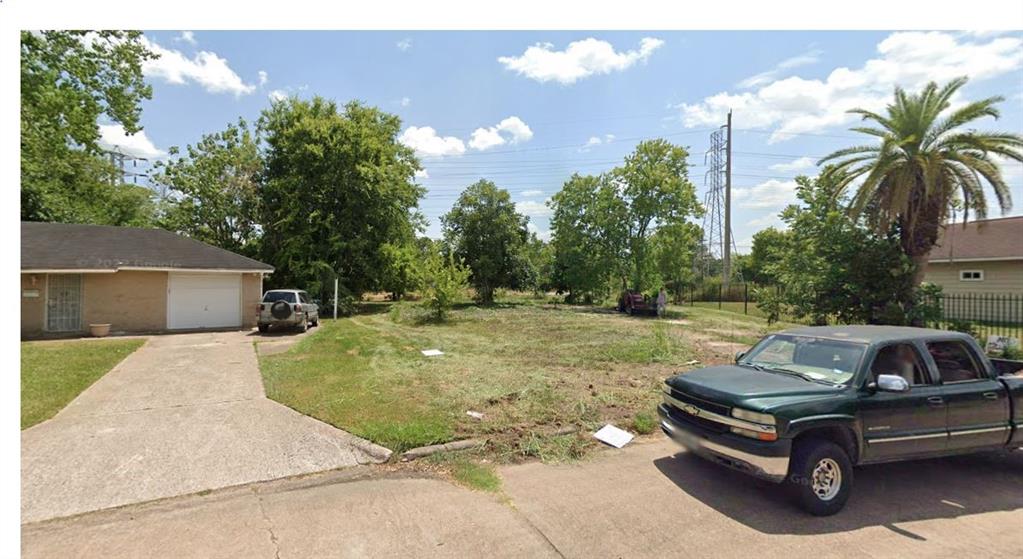 a car parked in front of a house