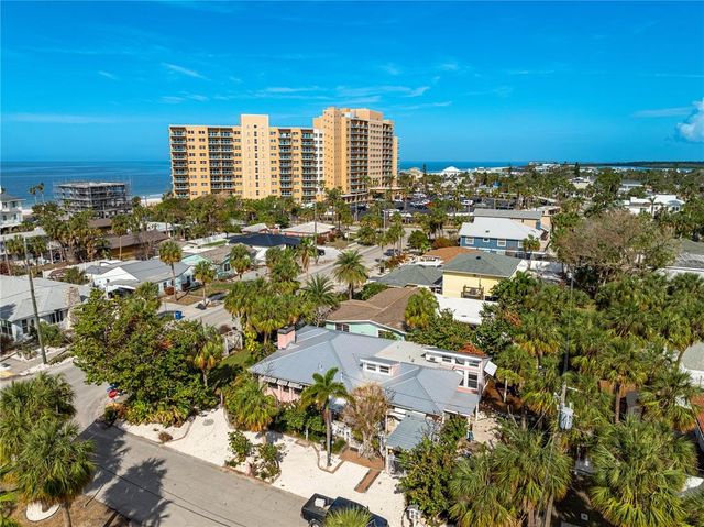 $875,000 | 851 Mandalay Avenue | Clearwater Beach