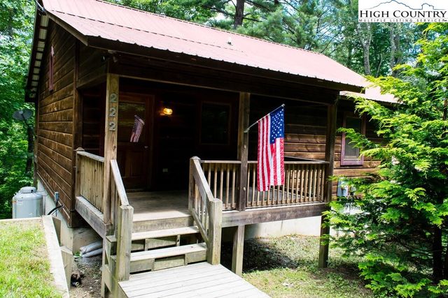 $700,000 | 222 Red Feather Trail | New River Township - Watauga County