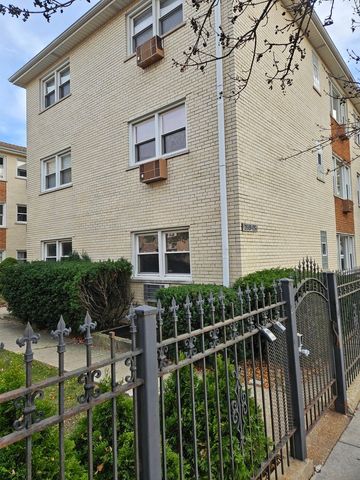 $1,600 | 3525 North Central Avenue, Unit 2C | Portage Park