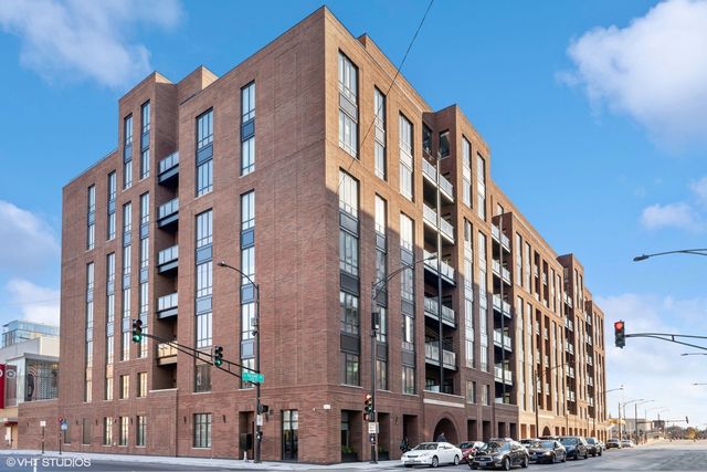 $2,399,900 | 305 South Racine Avenue, Unit PHD | West Loop