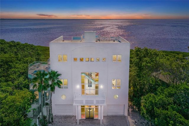 $6,900,000 | 5444 Gulf Of Mexico Drive | Longboat Key