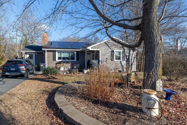 $359,900 | 35 Florence Road | Easthampton Town