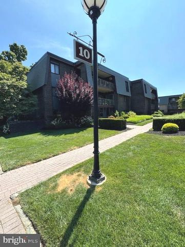 $175,000 | 10 Stonehenge Circle, Unit 102 | Pikesville