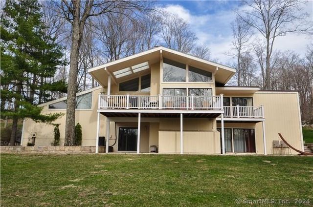 $1,375,000 | 62 Mill Brook Road | Westover