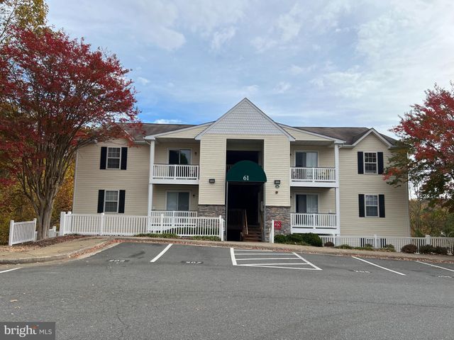 $190,000 | 61 Fern Oak Circle, Unit 100 | Carriage Pointe at Aquia