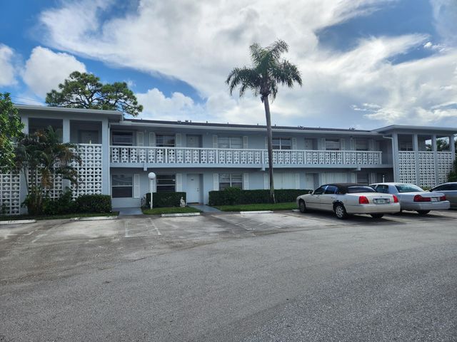 $2,200 | 2920 Southwest 15th Street, Unit 202 | Delray Beach