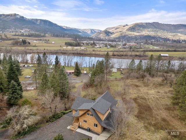 $679,000 | 12 Highway 12