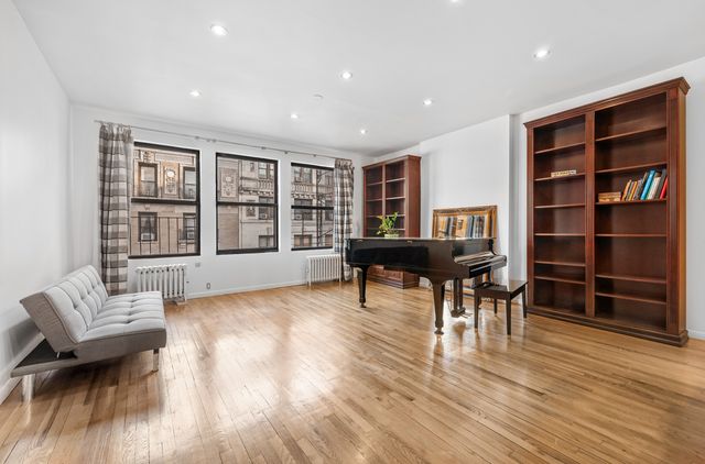 $810,000 | 310 West 99th Street, Unit 802 | Upper West Side