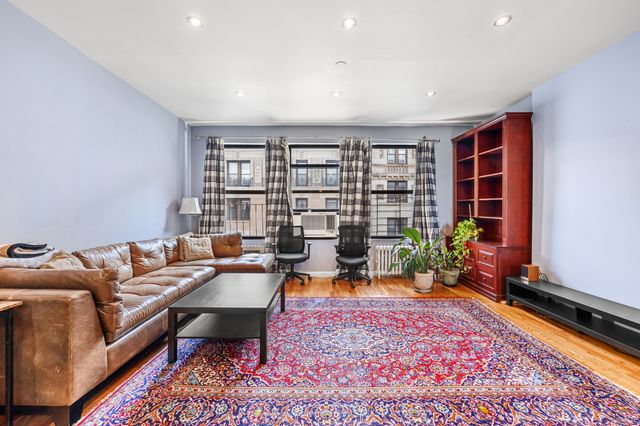 $810,000 | 310 West 99th Street, Unit 802 | Upper West Side