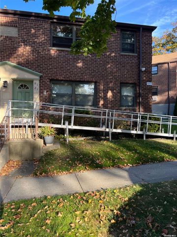 $270,000 | 61-21 245th Place, Unit UPPR | Douglaston