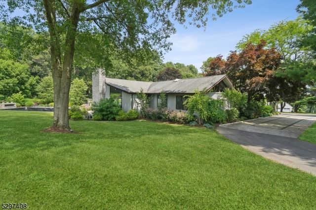 $1,590,000 | 75 Beverly Drive | Mendham Township - Morris County