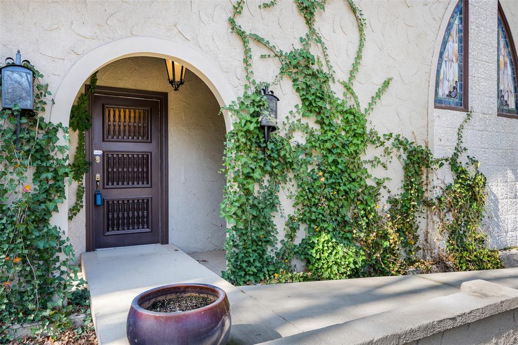 a view of an entryway door of the house