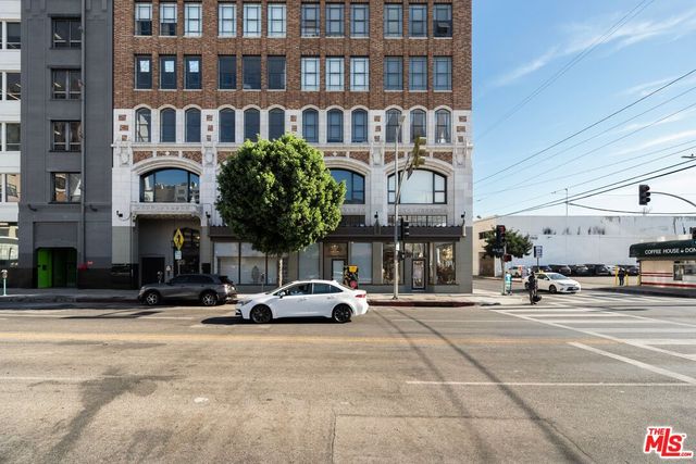 $2,195 | 315 East 8th Street, Unit 305 | Downtown Los Angeles