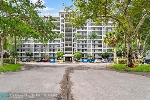 $224,900 | 2900 North Course Drive, Unit 305 | Palm Aire