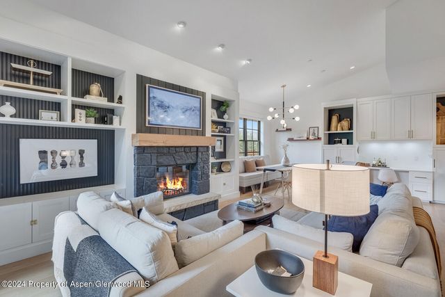 $5,800,000 | 106 Clubhouse Drive, Unit 180 | Snowmass Village