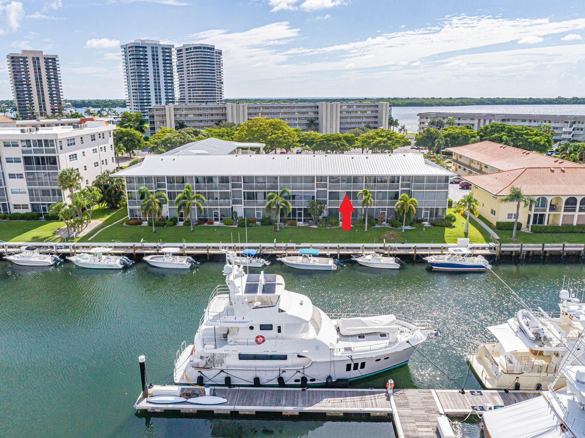 37 yacht with boat