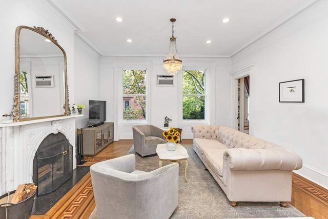 $1,710,000 | 28 Remsen Street, Unit 4 | Brooklyn Heights