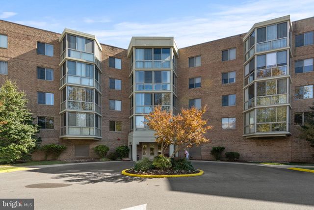 $319,900 | 2900 North Leisure World Boulevard, Unit 504 | Leisure World