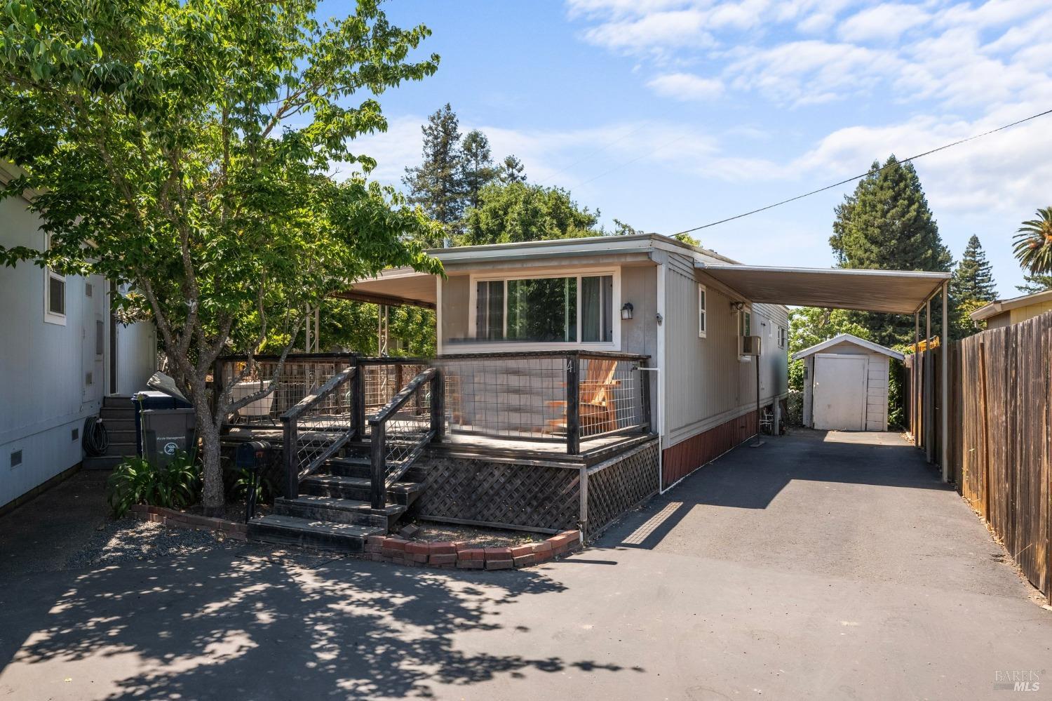 a view of house with a outdoor space