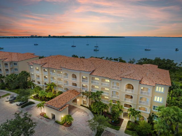 $525,000 | 24 Harbour Isle Drive West, Unit PH02 | Harbour Isle at Hutchinson Island