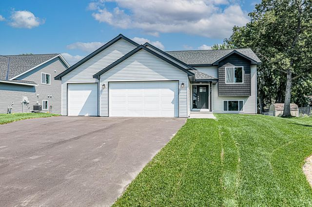 $449,900 | 725 114th Court Northeast | Blaine