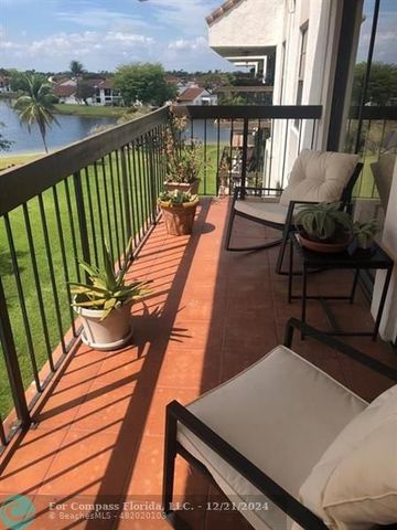 $330,000 | 1350 Southwest 122nd Avenue, Unit 423 | Tamiami