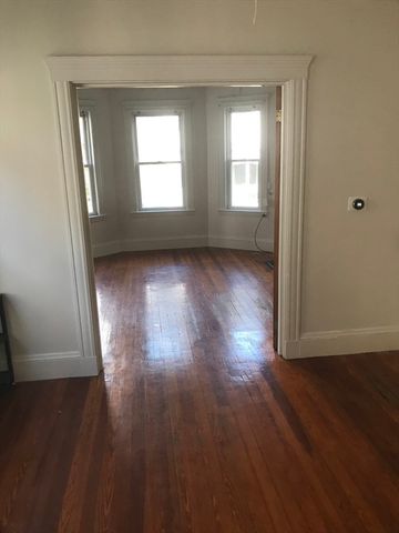 $3,125 | 39 Tower Street, Unit 2 | Jamaica Plain