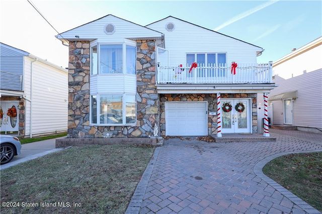 $1,099,000 | 223 Hillman Avenue | Bulls Head