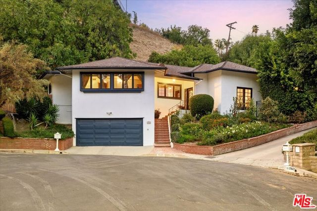 $1,930,000 | 17861 Cathedral Place | Encino