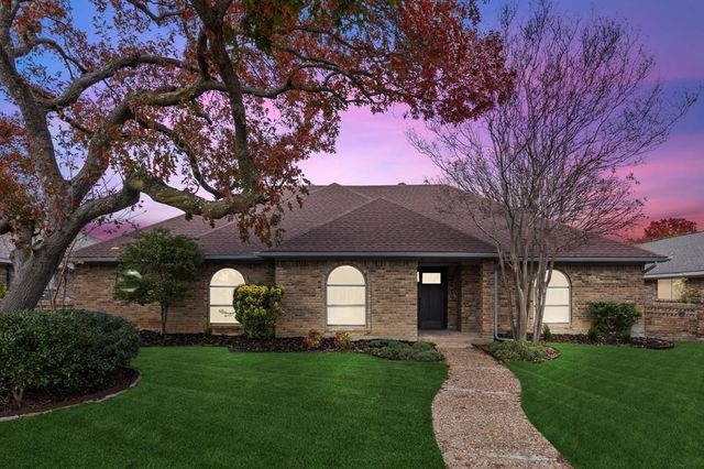 $547,500 | 3413 Parkhaven Drive | Plano