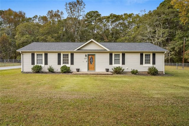 $290,000 | 220 Lewis Road