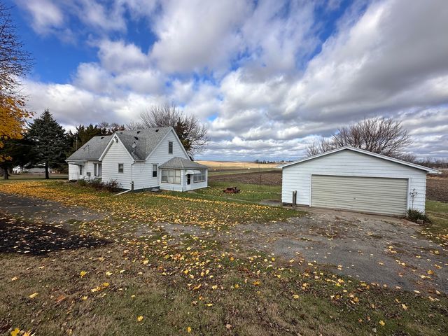 $165,000 | 14050 Agnew Road | Hopkins Township - Whiteside County