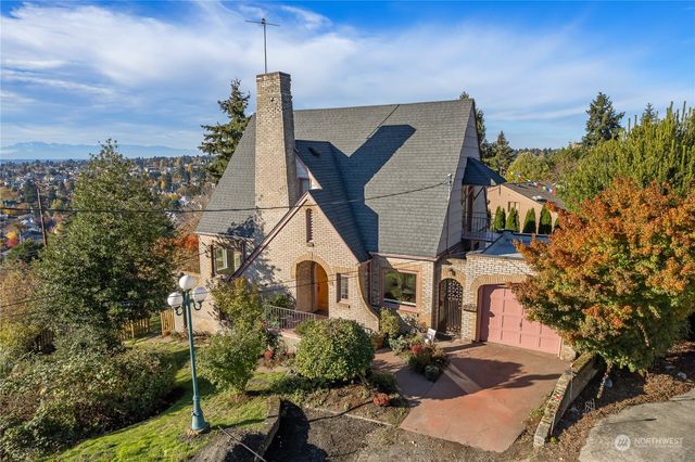 $1,649,000 | 220 Northwest 58th Street | Phinney Ridge