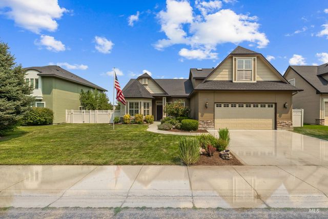 $675,000 | 2246 West Los Flores Drive | Northwest Meridian