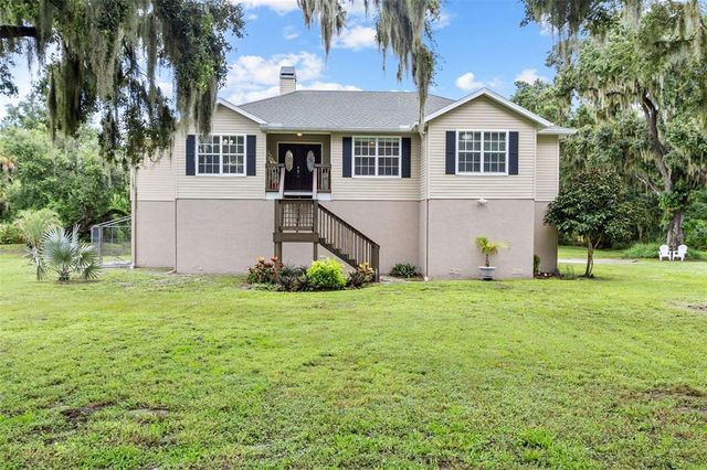 $573,000 | 7205 86th Street East | Regency Oaks