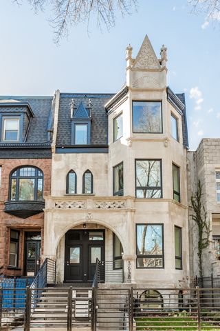 $3,800 | 3638 South King Drive, Unit G | Bronzeville