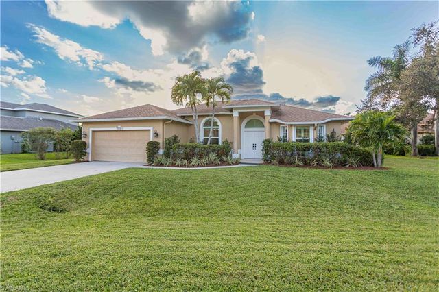 $683,000 | 20730 Groveline Court | Estero