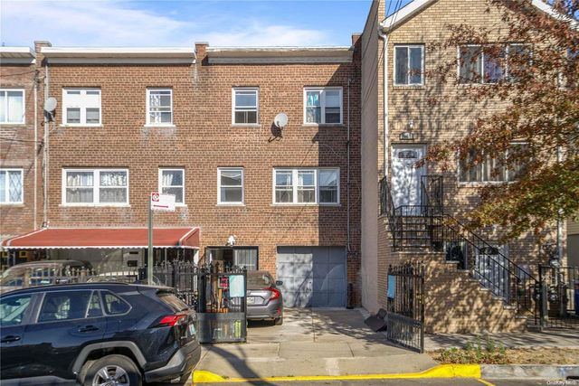 $600,000 | 839 East 220th Street | Williamsbridge