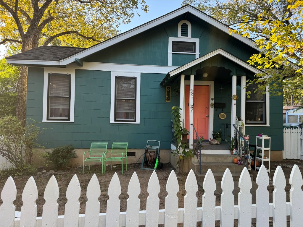 a front view of house with yard