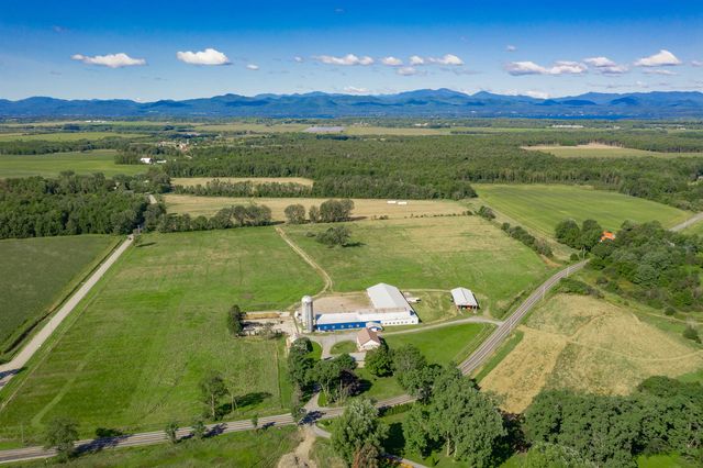 $895,000 | 81 Basin Harbor Road | Panton