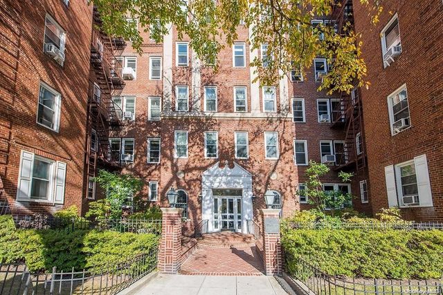 $399,000 | 72-17 34th Avenue, Unit 2D | Jackson Heights