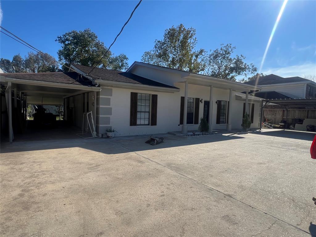 a view of a house with a garage