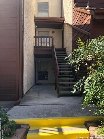 $1,300 | 10527 Perrin Beitel Road, Unit D205 | San Antonio