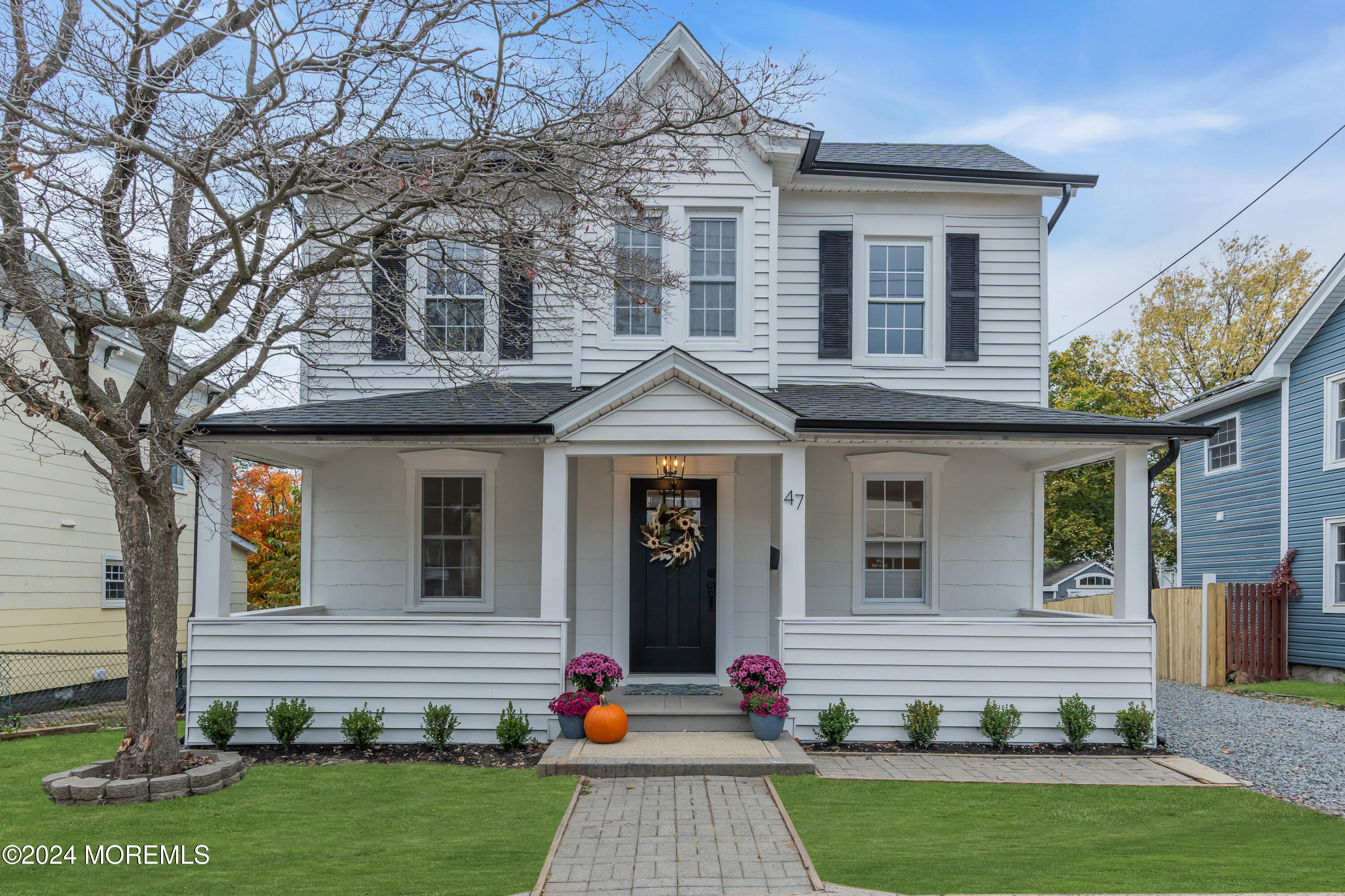 a front view of house with yard