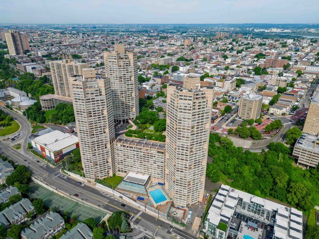 $3,495 | 7000 Boulevard East, Unit 47F | Guttenberg