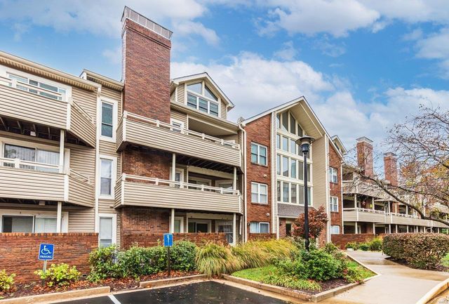 $194,900 | 1010 Thoreau Court, Unit 211 | Creve Coeur