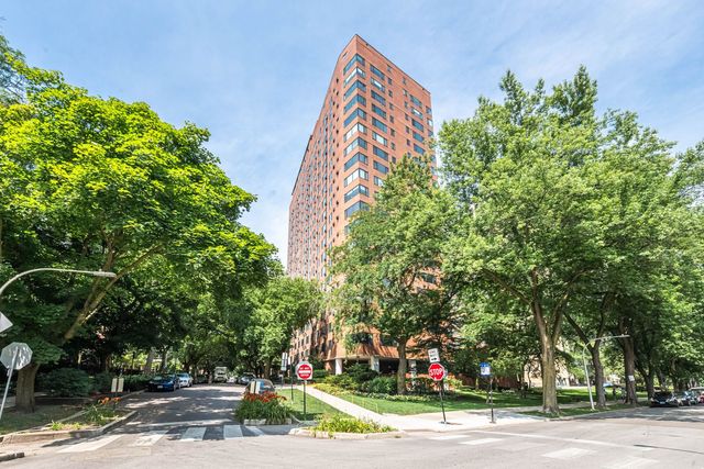 $294,900 | 3100 North Lake Shore Drive, Unit 201 | Lake View East